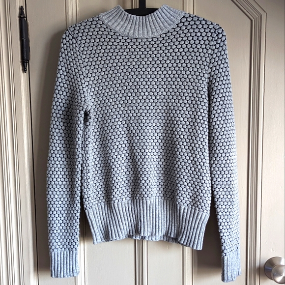 Banana Republic Sweater - Picture 4 of 8